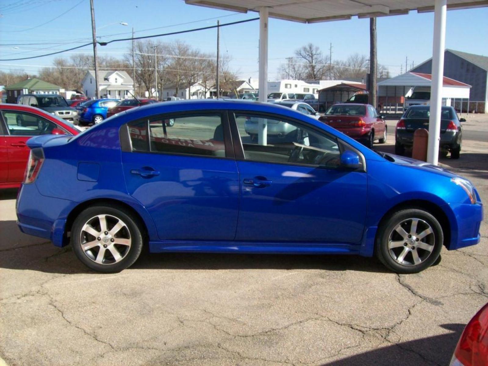 2011 Blue /Gray Nissan Sentra 2.0; 2.0 S; 2.0 SL; 2.0 SR (3N1AB6AP0BL) with an L4, 2.0L engine, Automatic transmission, located at 220 West South St., Hastings, NE, 68901, (402) 461-3161, 40.582653, -98.383919 - This is a Special Edition! Leather, AM-FM-CD, Navigation System, Satellite Radio - XM, Front Wheel Drive, Cruise Control, Power Windows and Locks, Rear Defrost, Power Driver's Seat, Split Back Seat, Alloy Wheels. - Photo #9