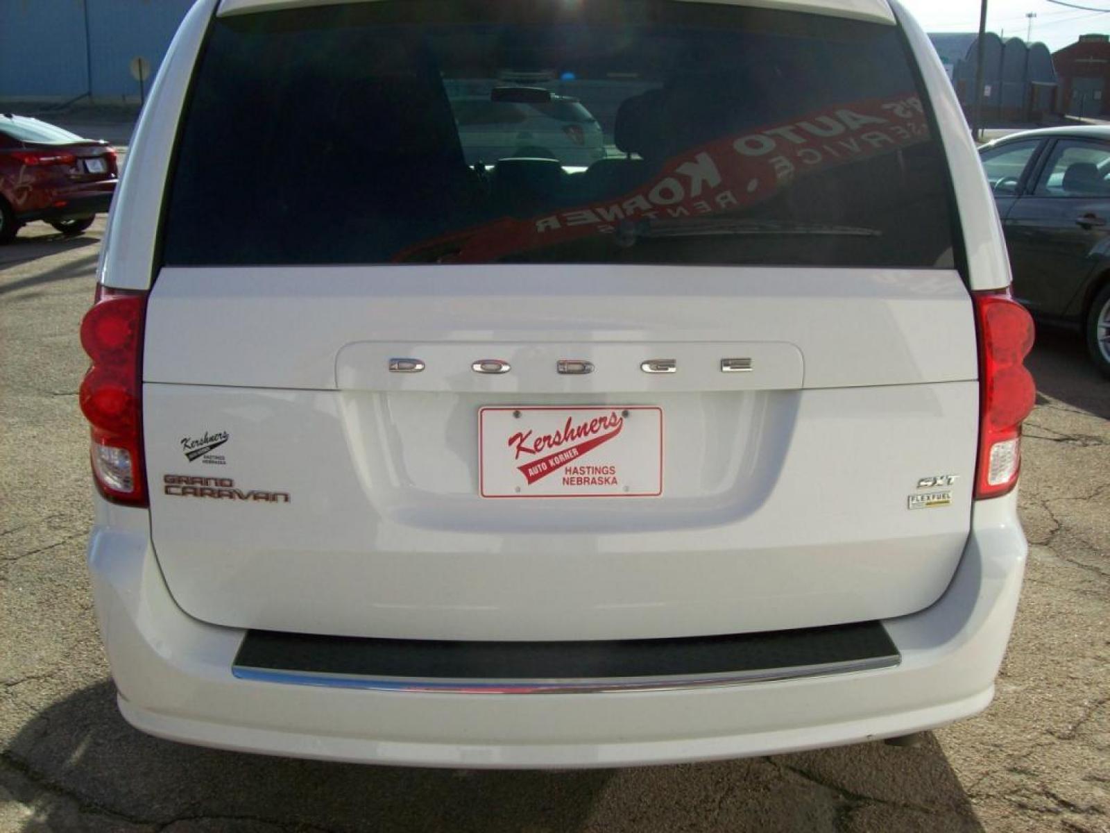 2016 White /Black Dodge Grand Caravan SXT (2C4RDGCG2GR) with an V-6 engine, Automatic transmission, located at 220 West South St., Hastings, NE, 68901, (402) 461-3161, 40.582653, -98.383919 - Stow and Go, Power Driver and Passenger Side Doors, Power Hatch, Bring the Family by and take a look today.44,xxx Miles - Photo #11
